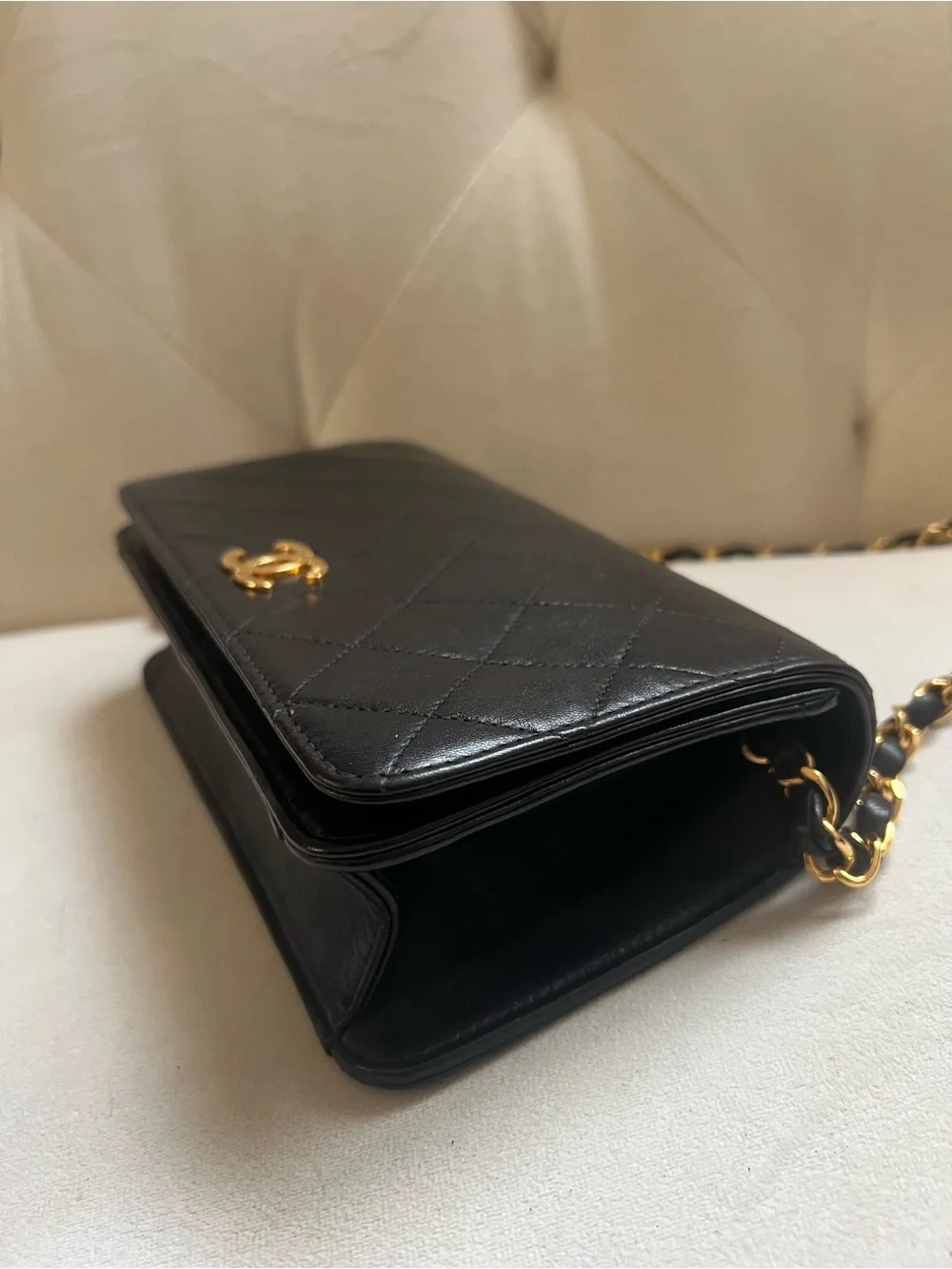 🖤🖤Chanel Vintage Black Quilted Lambskin Full Flap 24k Gold Plated hardware